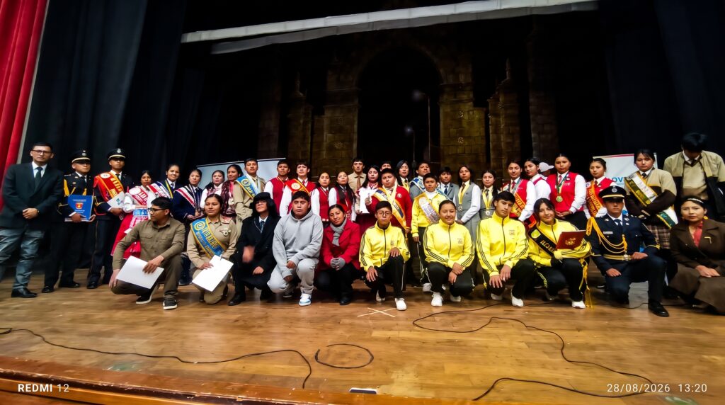 Conferencia sobre Pensamiento Crítico en IV Encuentro de Alcaldes Escolares en Puno.